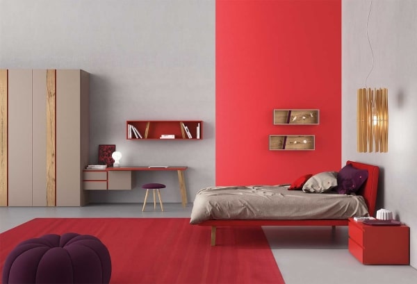 Dormitor fete roșu și gri porumbel