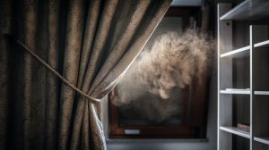 praful din casa de la draperii